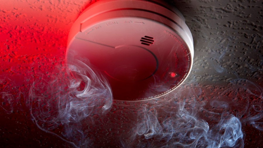 Detectores de humo: ¿Qué son y cómo funcionan? – PLA Electricidad